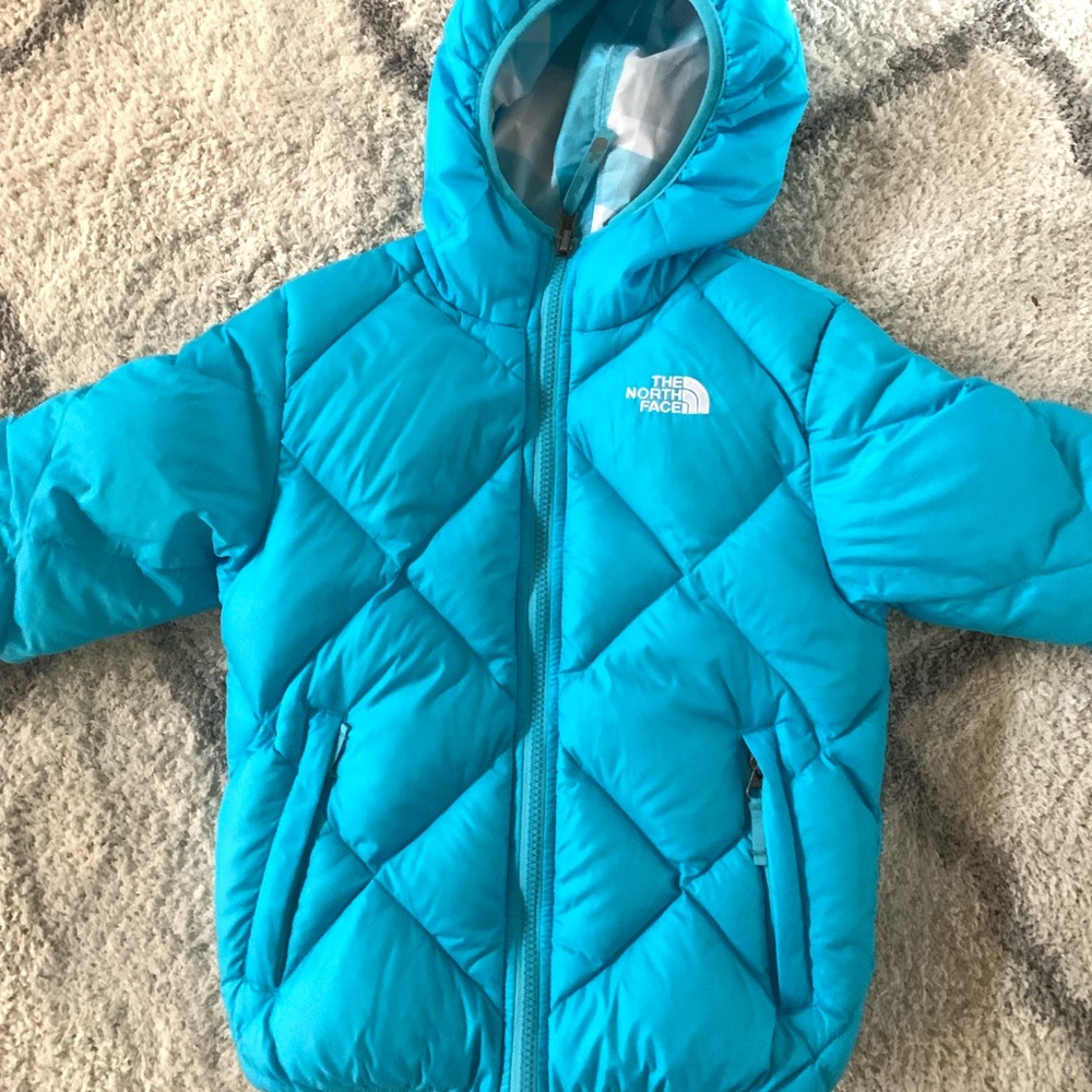 Girls North Face reversible jacket & hat. Size 7/8